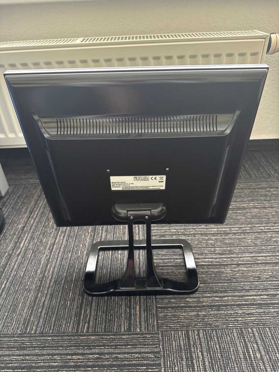 Monitor k PC 17” - 2