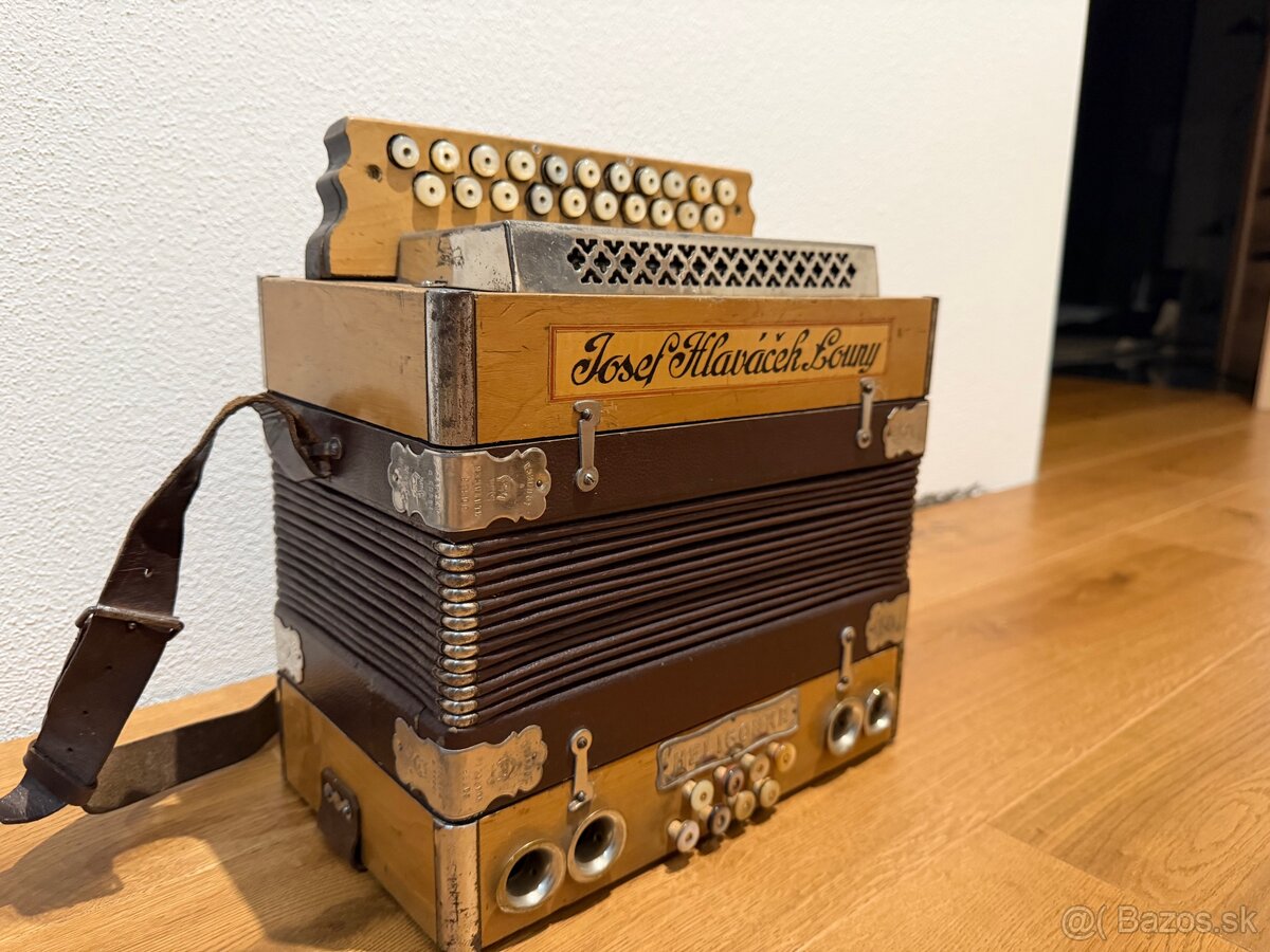 Heligonka Josef Hlaváček Louny - 2