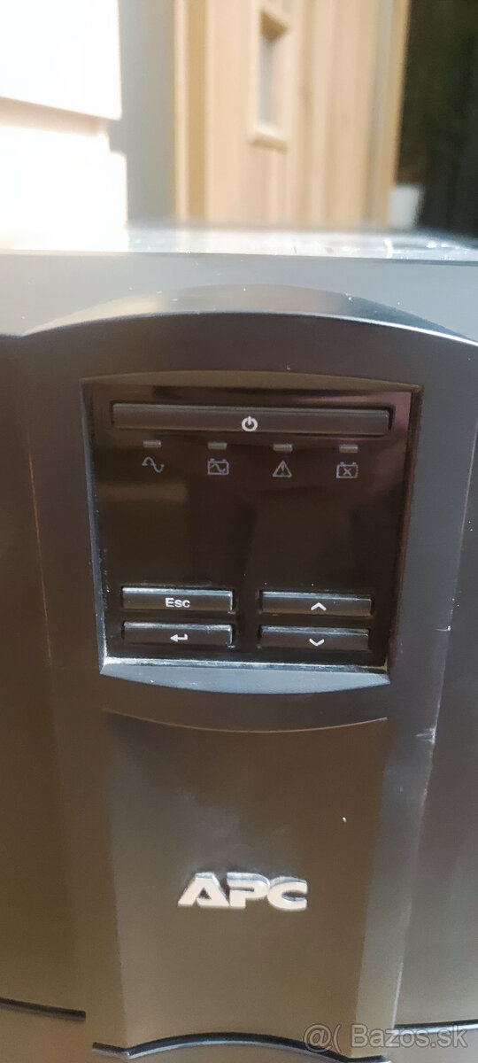 APC Smart-UPS 2200 - 2