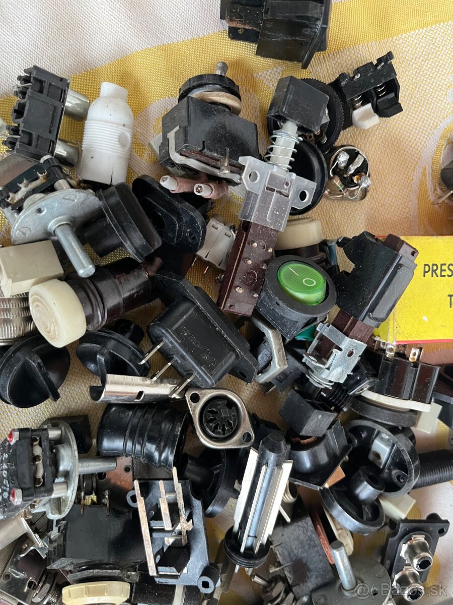 Elektronike suciastky - 2