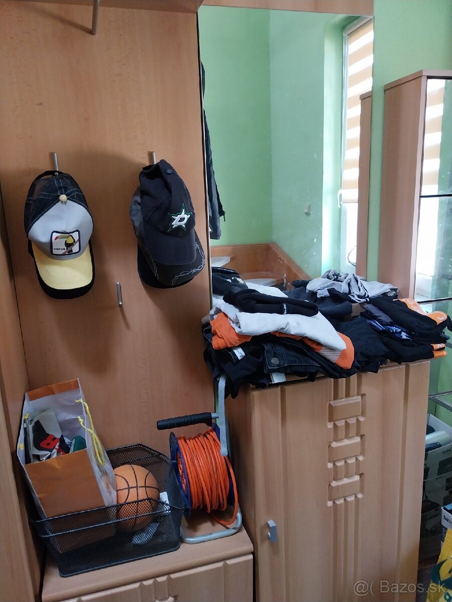 Darujem šatníkov skriňu za odvoz. - 2