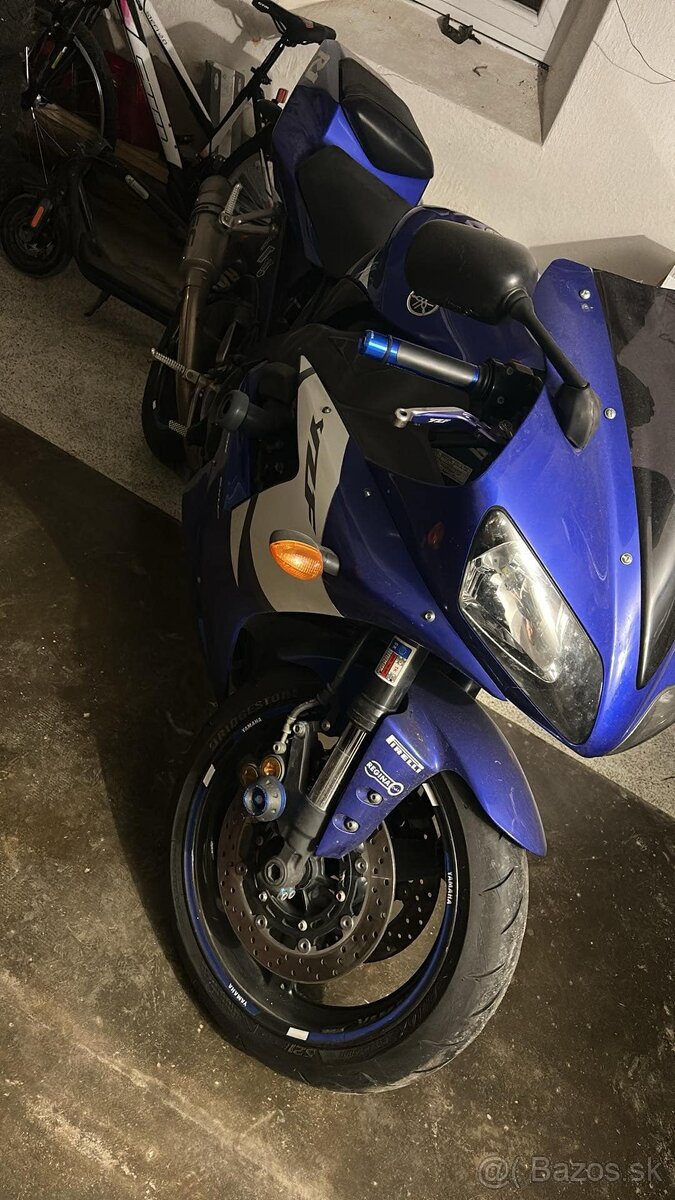 Yamaha YZF R1 - 2