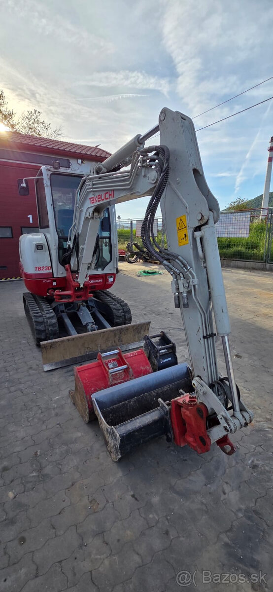 TAKEUCHI TB230 DIESEL - 2
