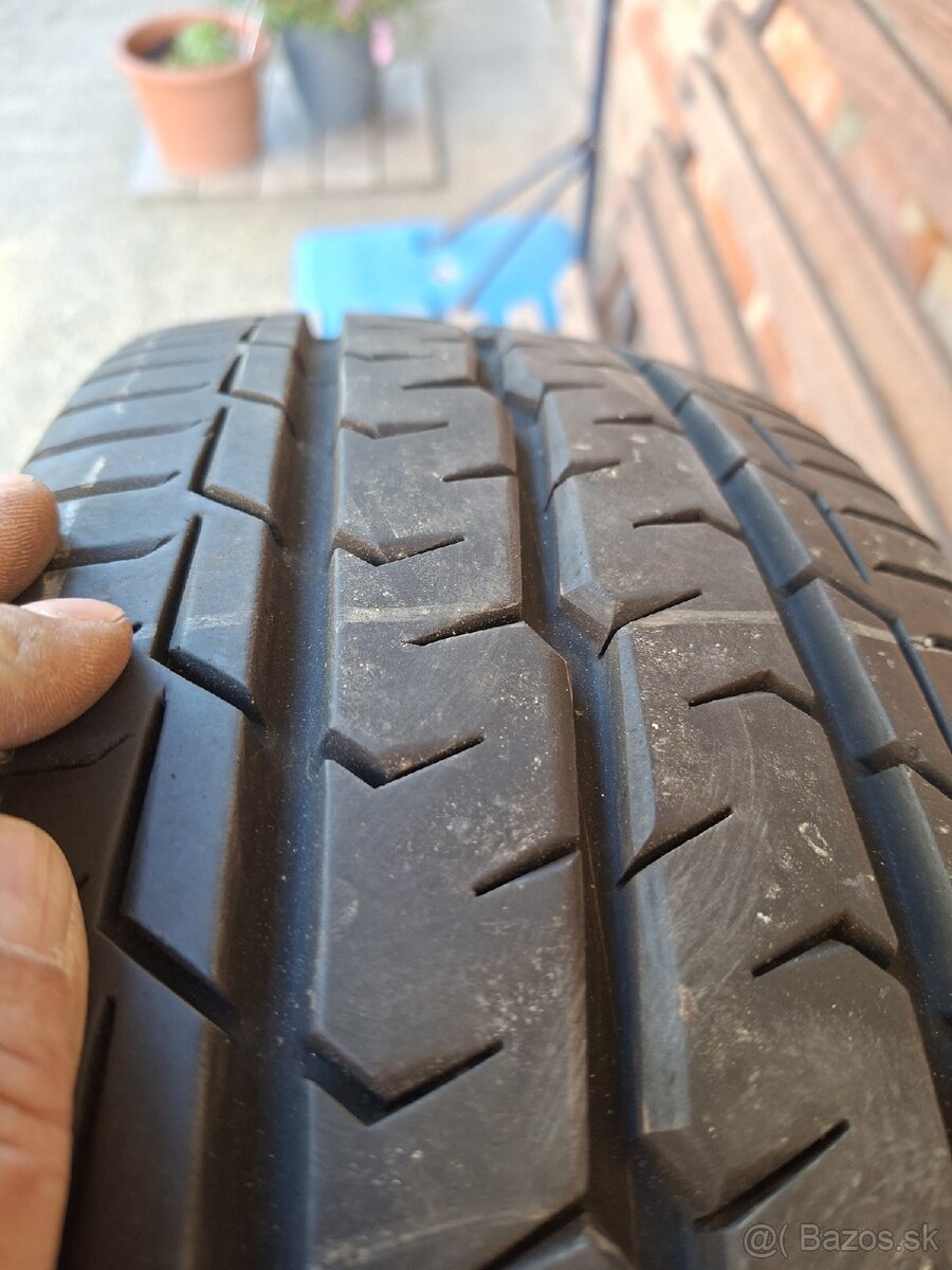 TOYO NANOENERGY VAN 215/70 R15C - 2