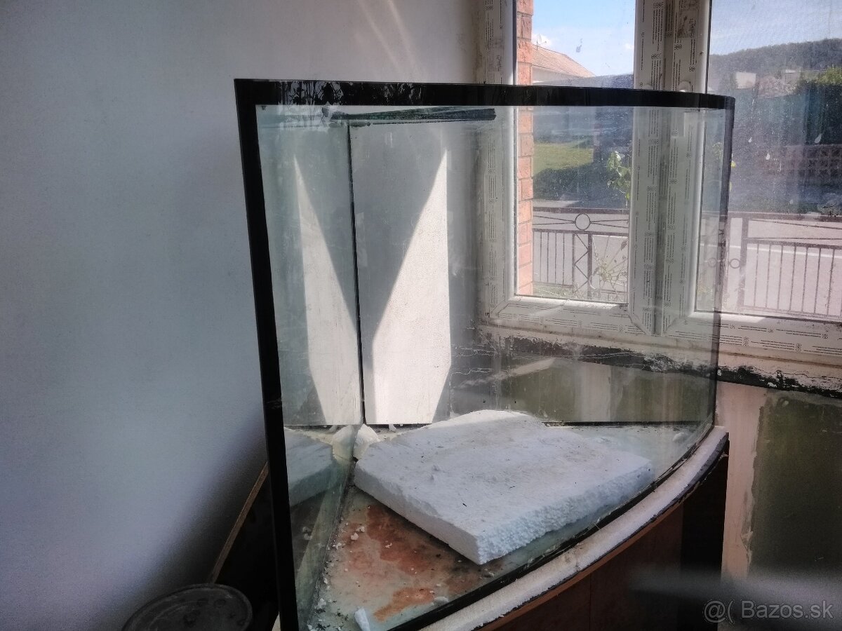 Predám rohové akvarium - 2