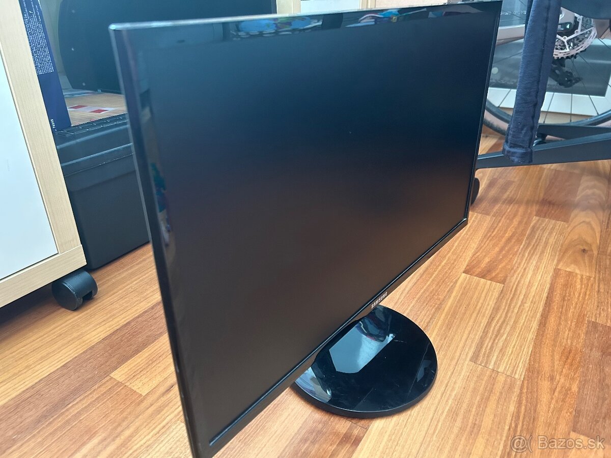 Samsung S24F350FHU - 2