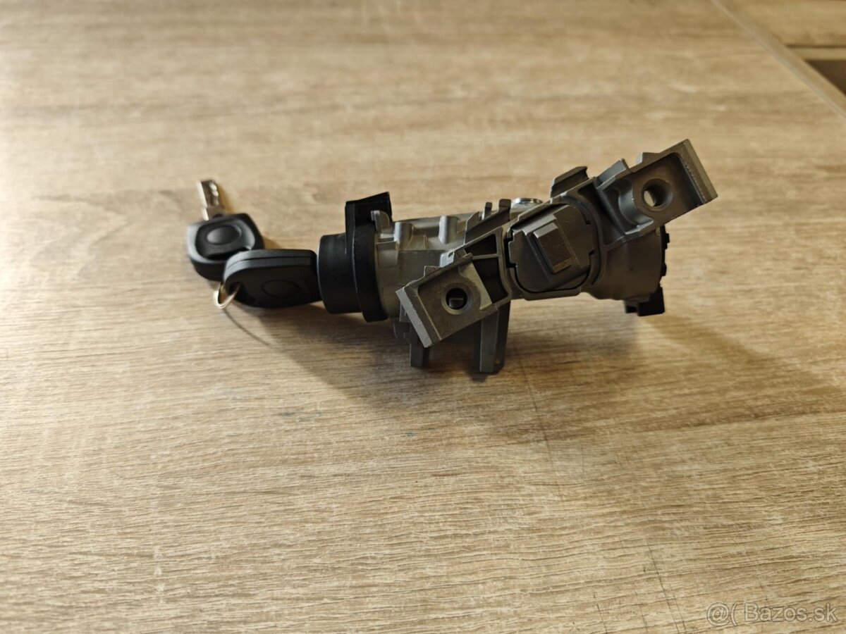 Spínacia skrinka s kľúčom - OCTAVIA II., GOLF V. / VI., - 2