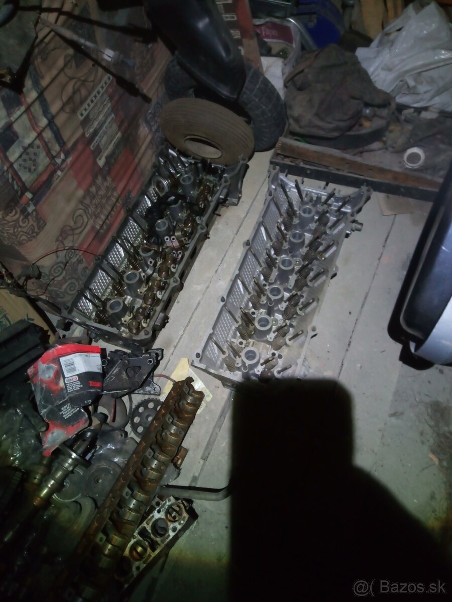 BMW 520 i hlava valcov - 2