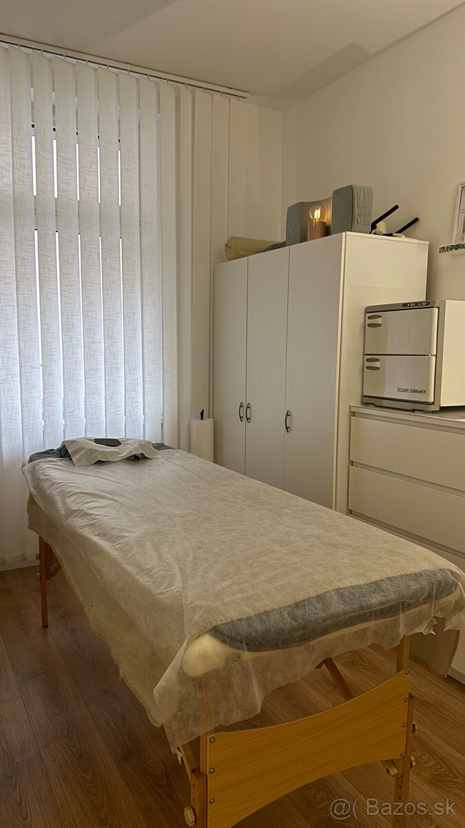 masážneho kabinetu v zabehnutom salóne - 2