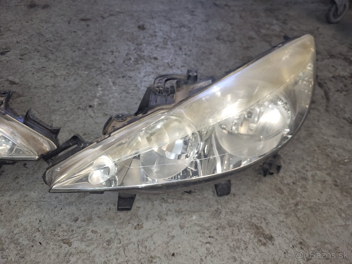 Predne svetla Peugeot 207 - 2