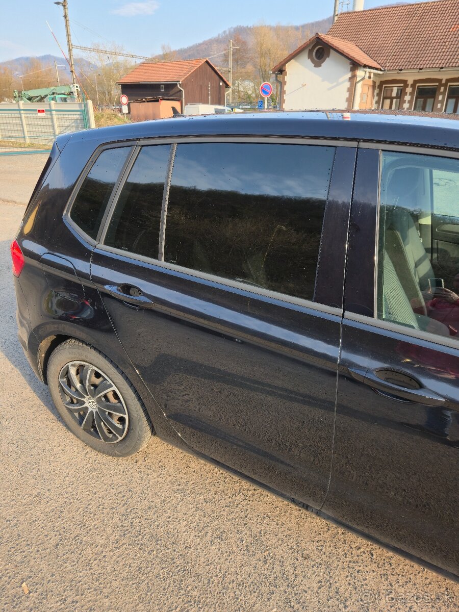 Wolkswagen Golf Sportvan - 2