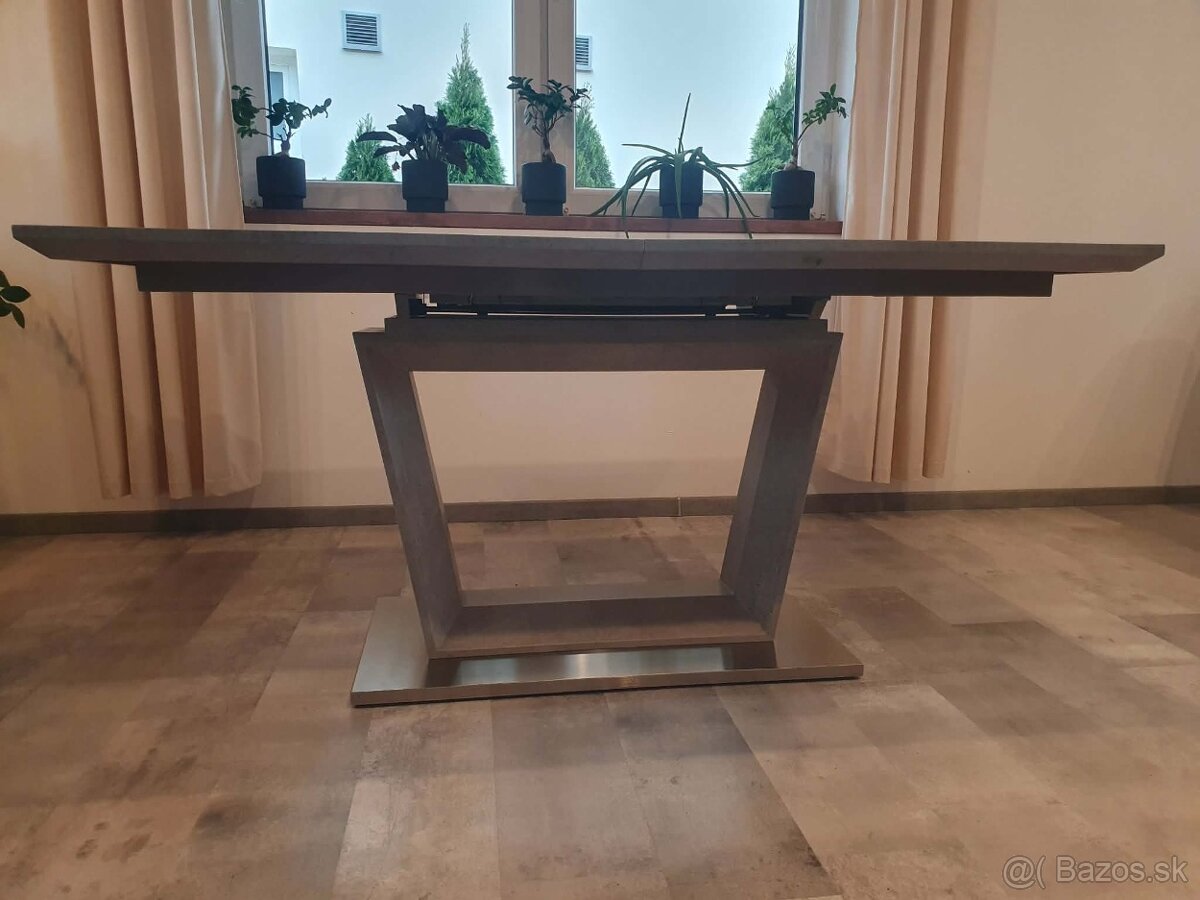 Jedálenský stôl - 2