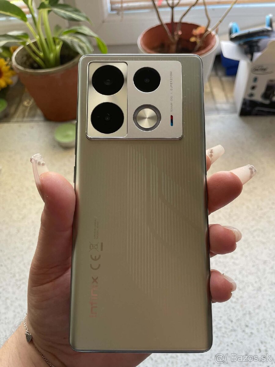 Infinix note 40 pro racing edícia - 2