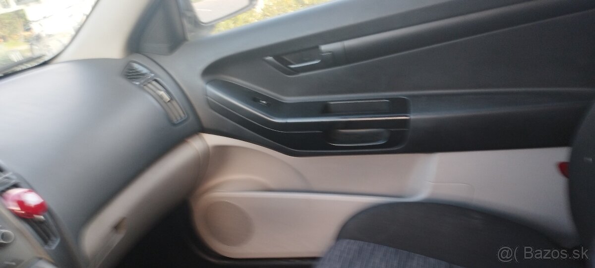 Predám Kia ceed 1.4 benzín rok 2009 - 2