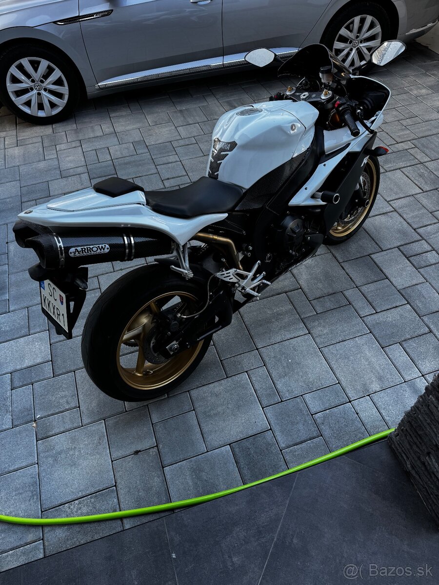 Yamaha R1 RN19 - 2