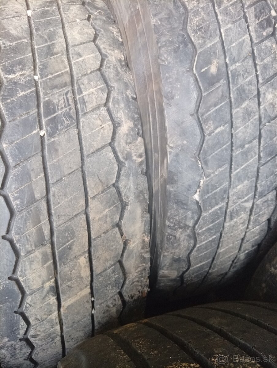 Pneumatiky 295/80r22,5 - 2