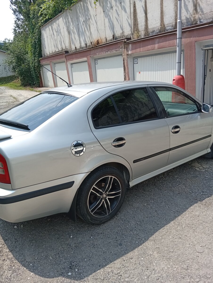 OCTAVIA 1 - 2