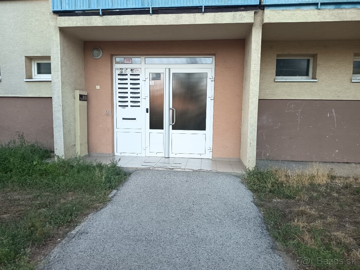 Predám 3- izbový byt Senec - 2