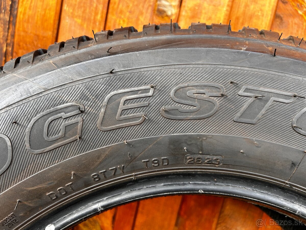 Predám pneu Bridgestone Dueler 265/65/17 AT - 2