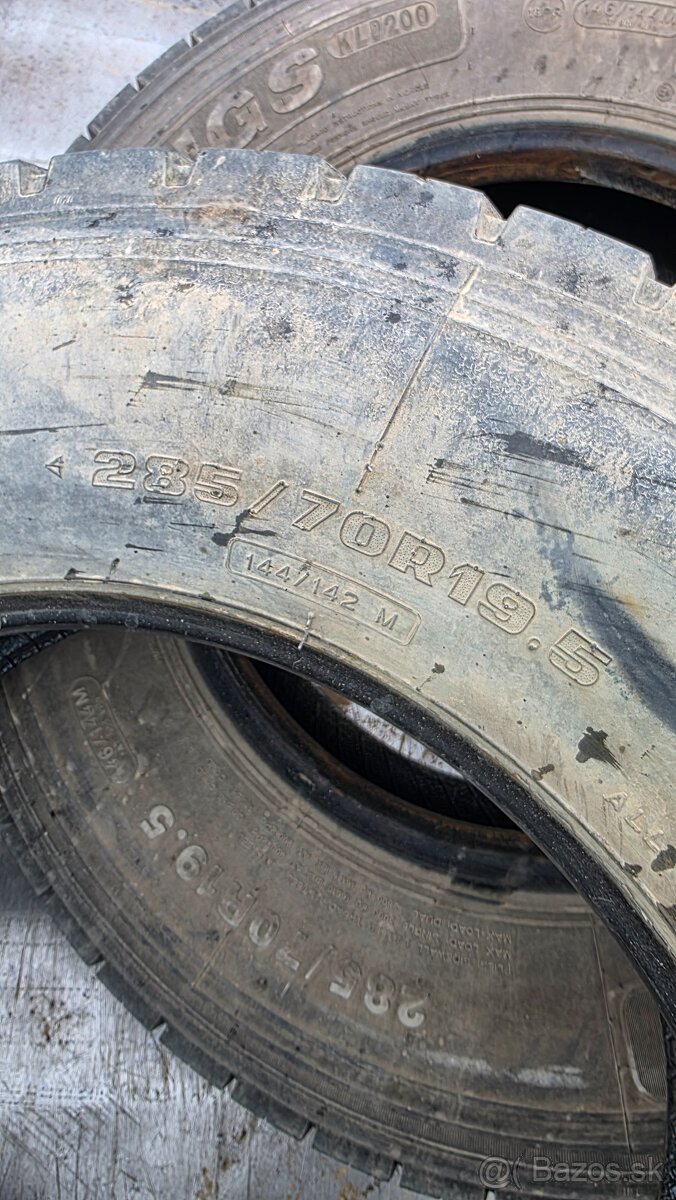 Predám pneu 285/70 r19,5 - 2
