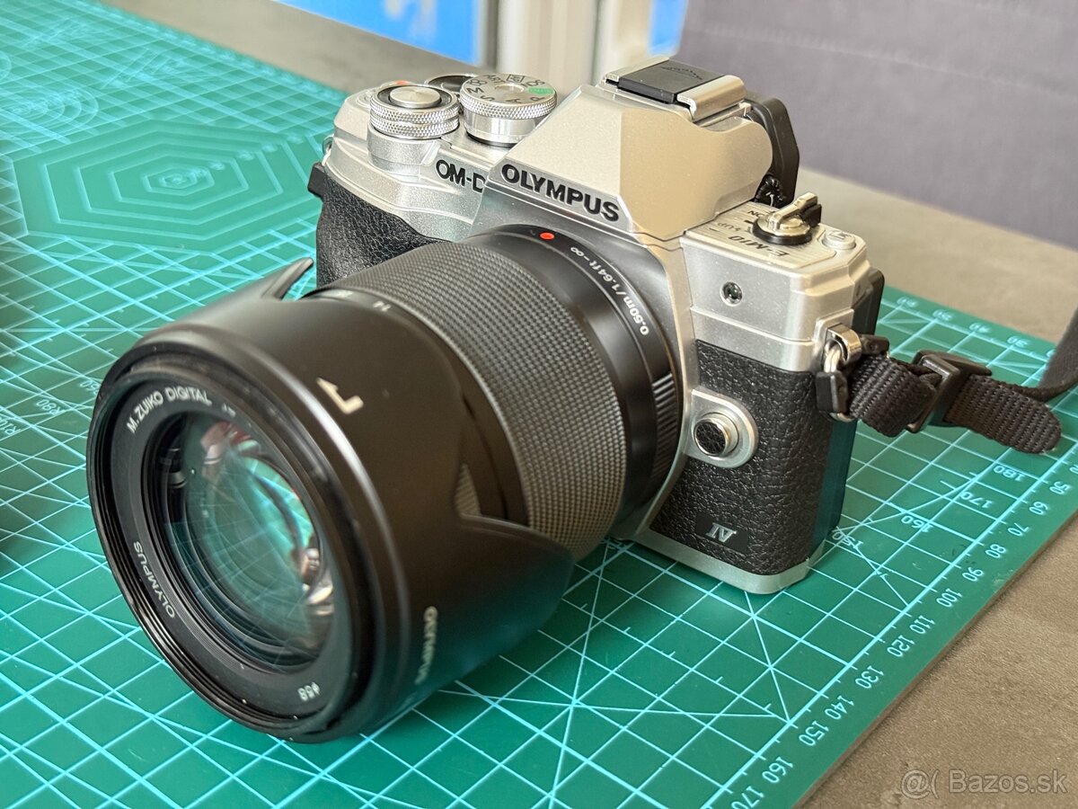 Olympus OM-D E-M10 Mark IV + objektívy - 2