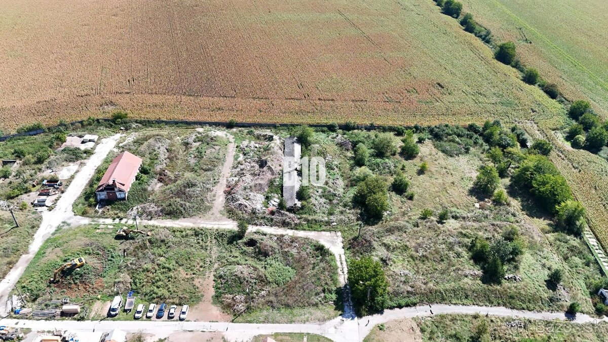 POZEMKY bývalého družstva v obci Rohožnica - Veľký Ďúr - 2