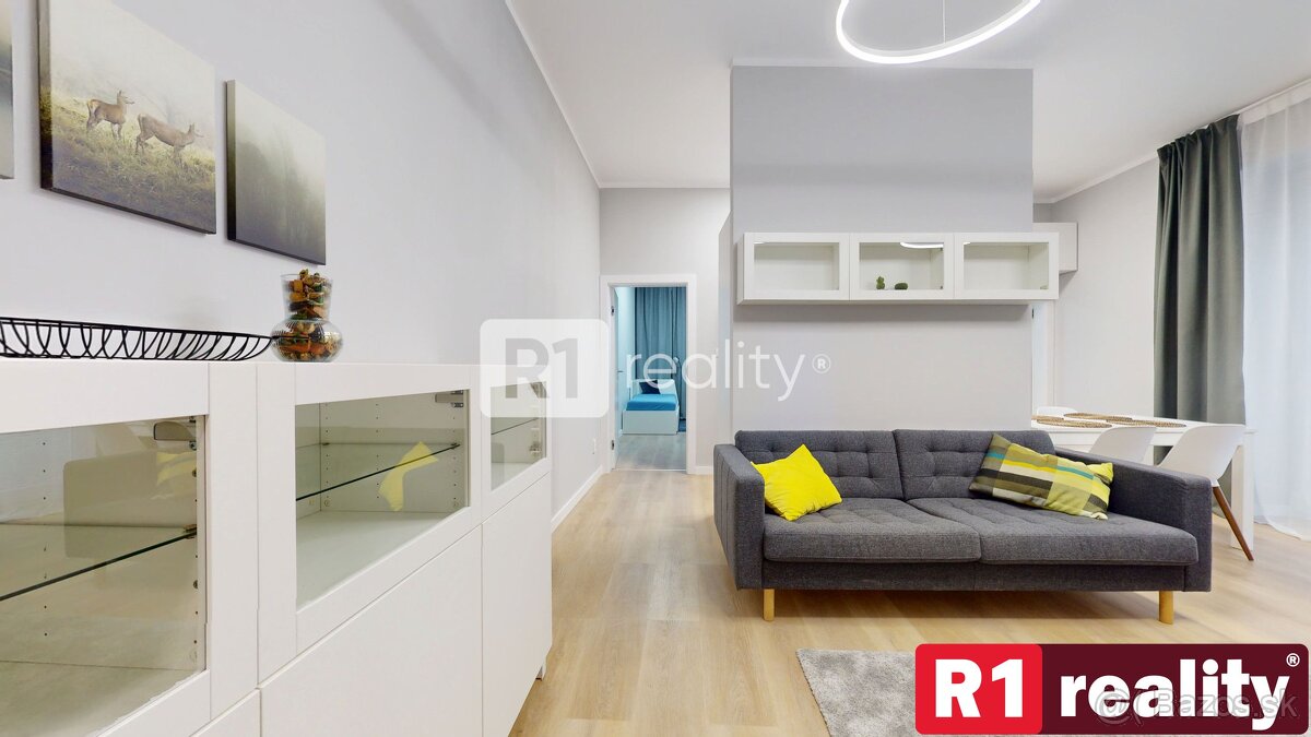 Jedinečný 3 izbový byt 64 m2+ 8 m2 balkóny + parking, Piešťa - 2