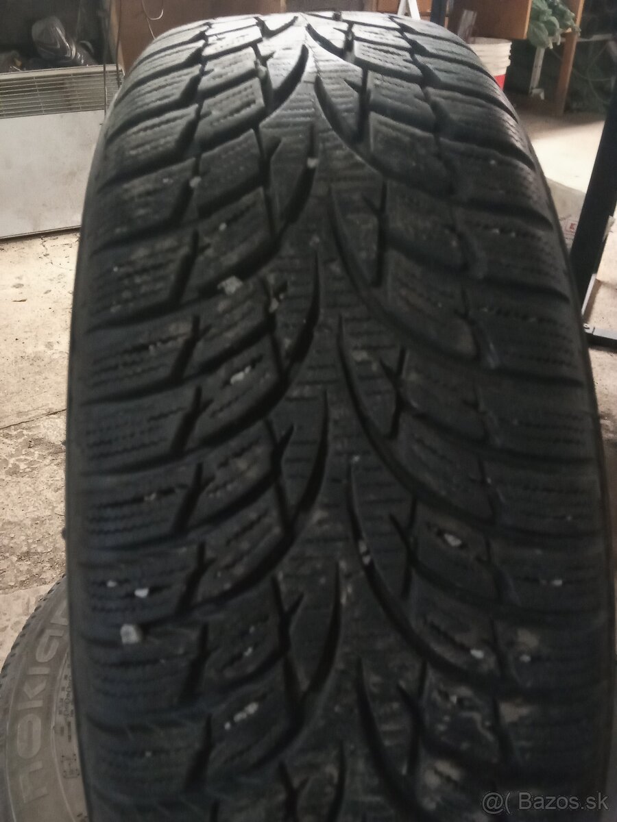 Predám 185/60 R15 zimné - 2