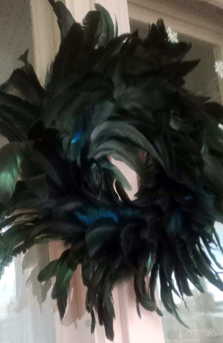 Veľký veniec z čierneho kohútieho peria - 2