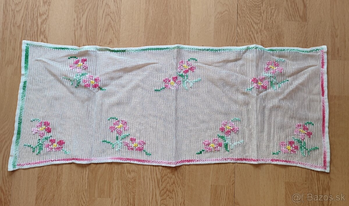 Vyšívané obrusy - 2ks - 2