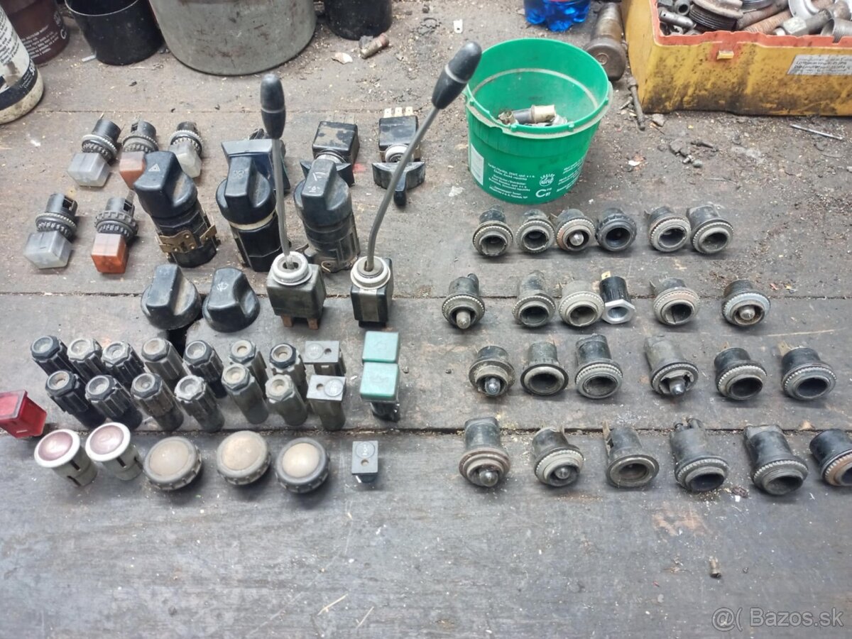 Prepínače Tatra , PV3S, Zetor - 2