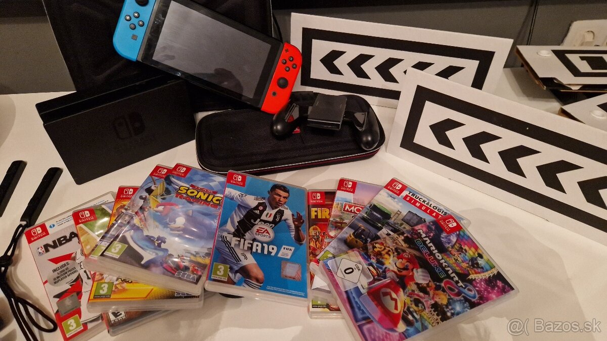 Predám Nintendo Switch + volant Mario Kart - 2