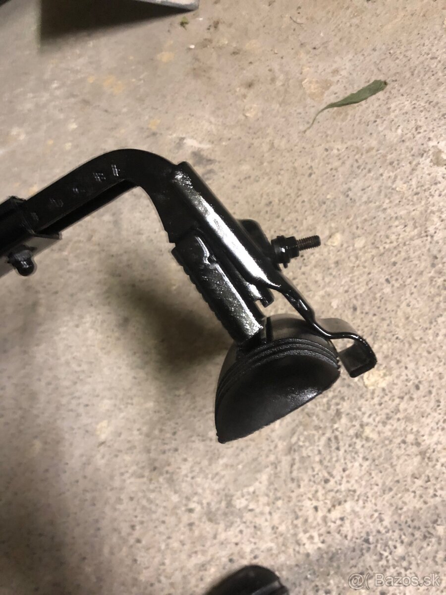 Univerzálna strešná záhradka na staršie autá - 2