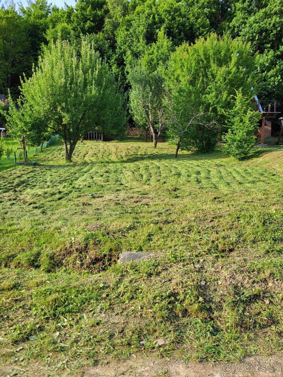 Chatka v meste Snina oblast pichoňka - 2