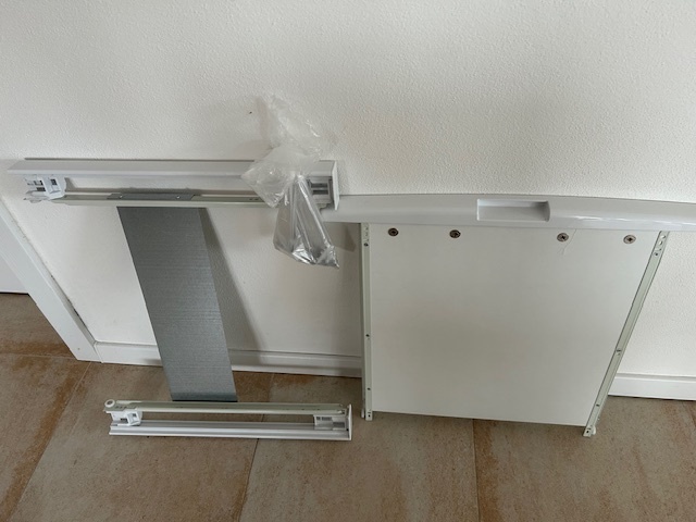 Predám spojovací panel na práčku a sušičku Bosch - 2