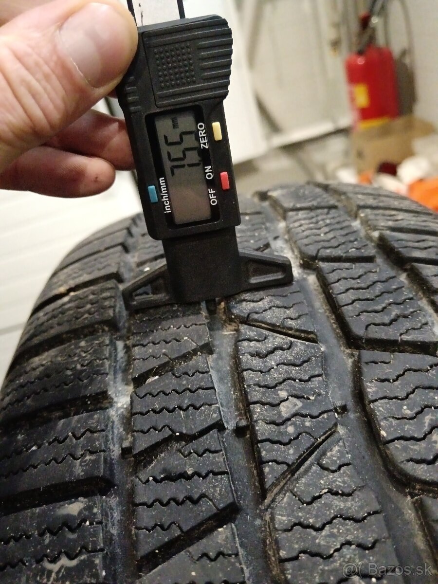 Predam zimne pneu Continental 225/55 r17 - 2