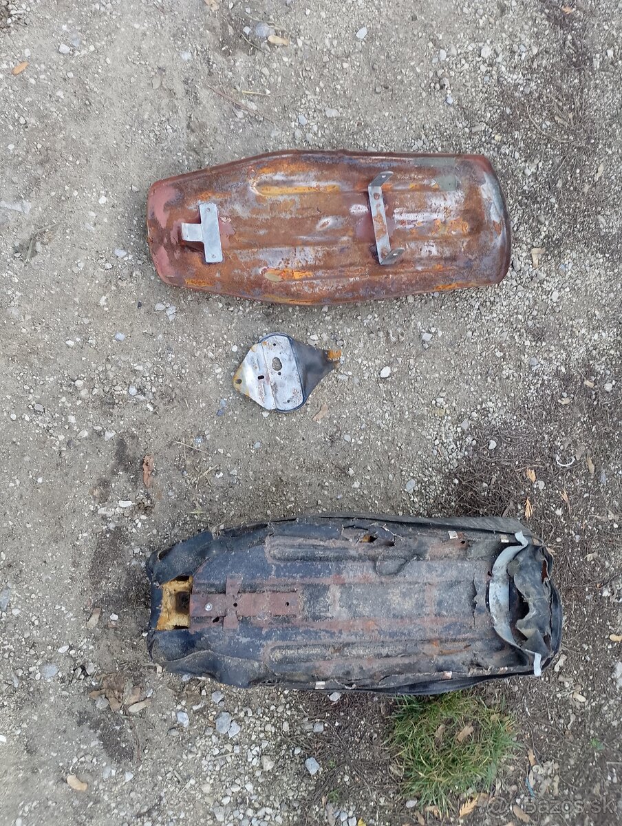 predám diely na Jawa 23 mustang - 2