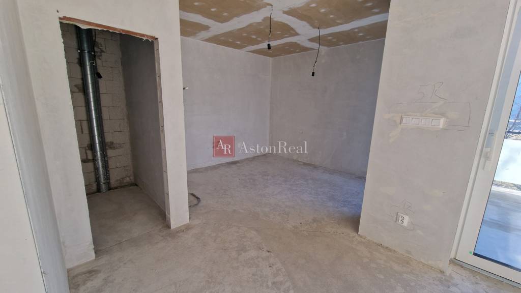 Novostavba- 3izbovy byt s balkónom a obrovskou terasou 180m - 2