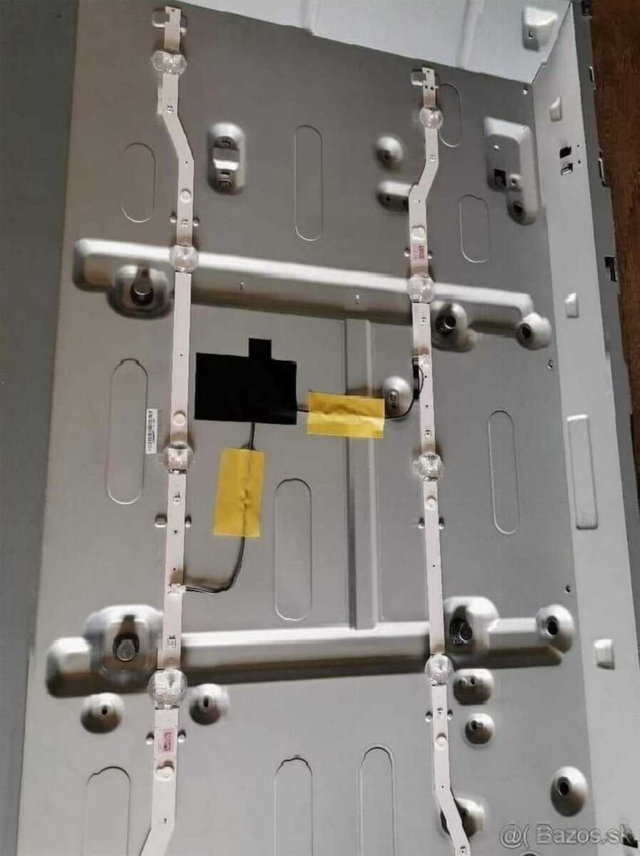 Samsung UE32j4000AW diely - 2