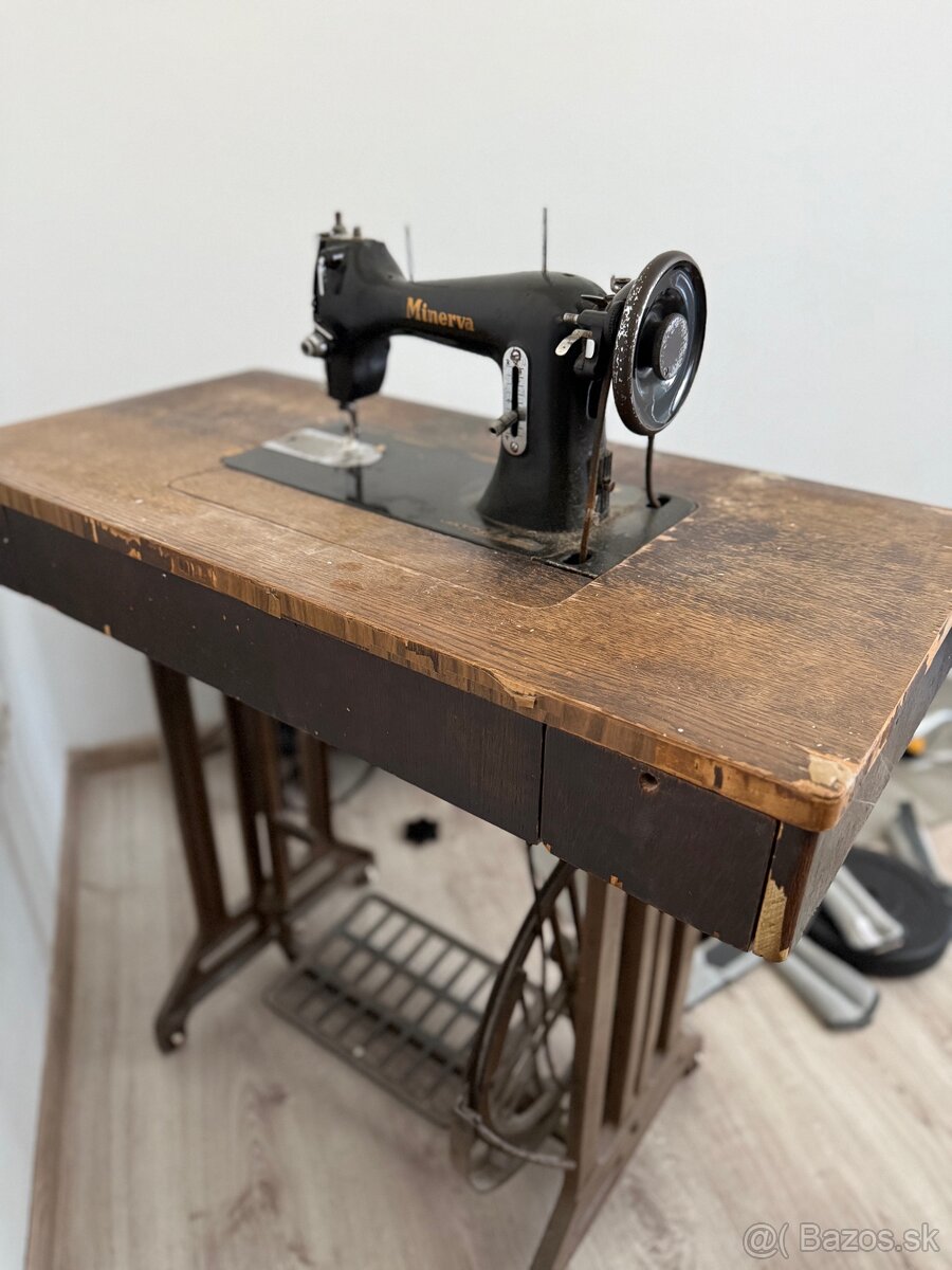 Šijací stroj Minerva - 2