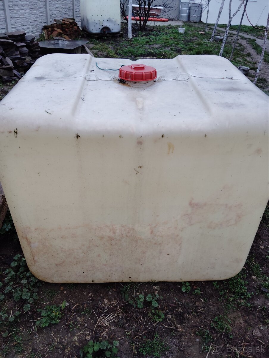 Plastová nádrž - 2