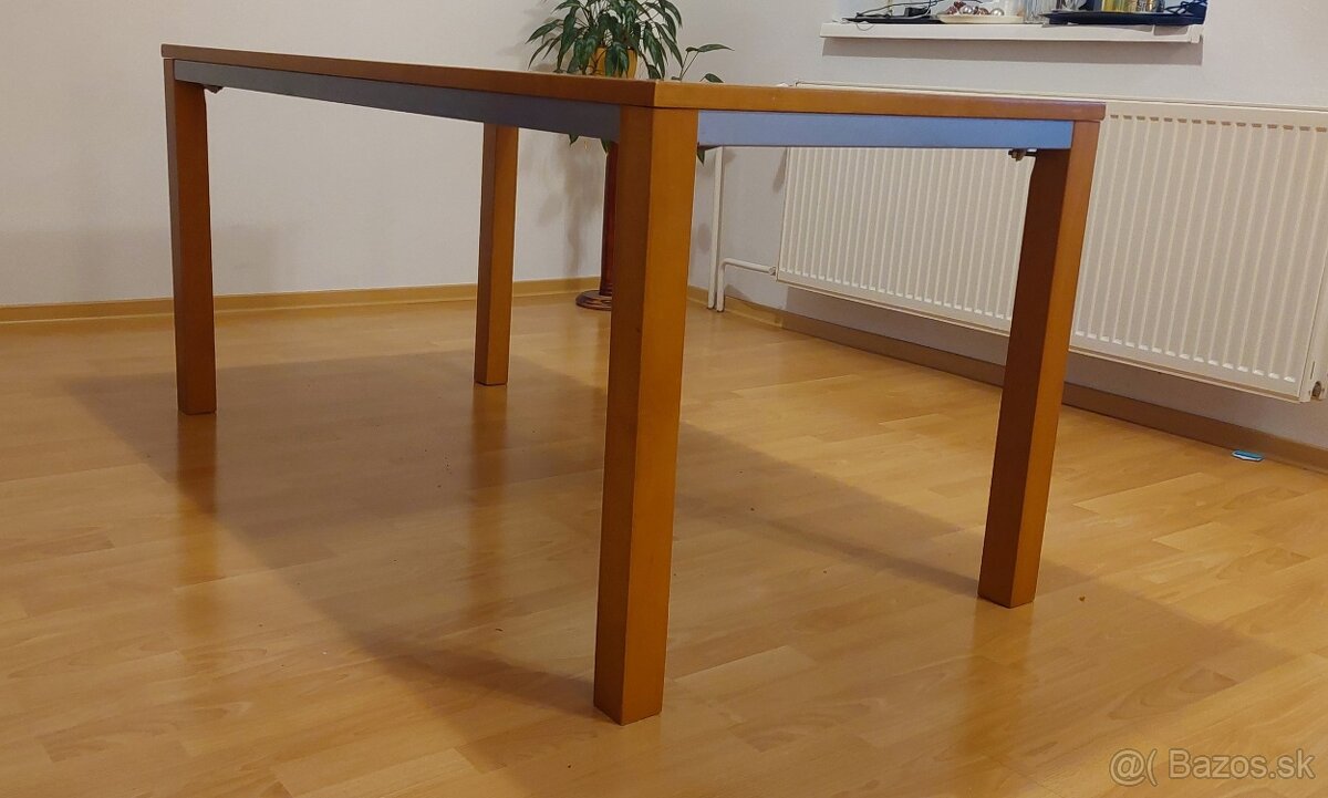 Jedálenský stôl z masívu - 2