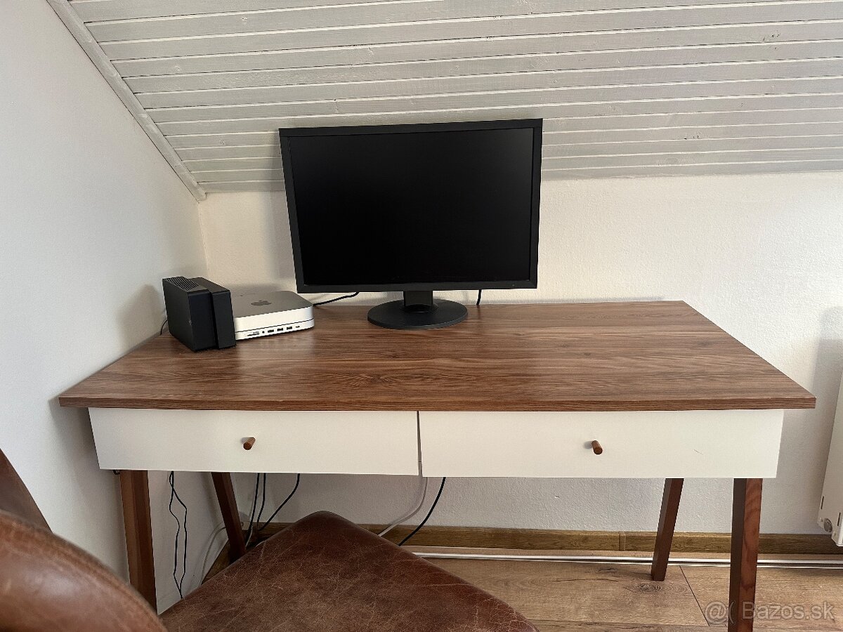 Pisaci stôl - 2