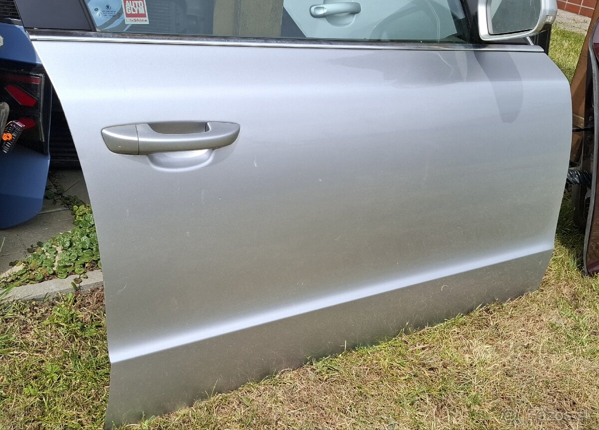 Predné práve dvere Škoda Superb 2 9156 - 2