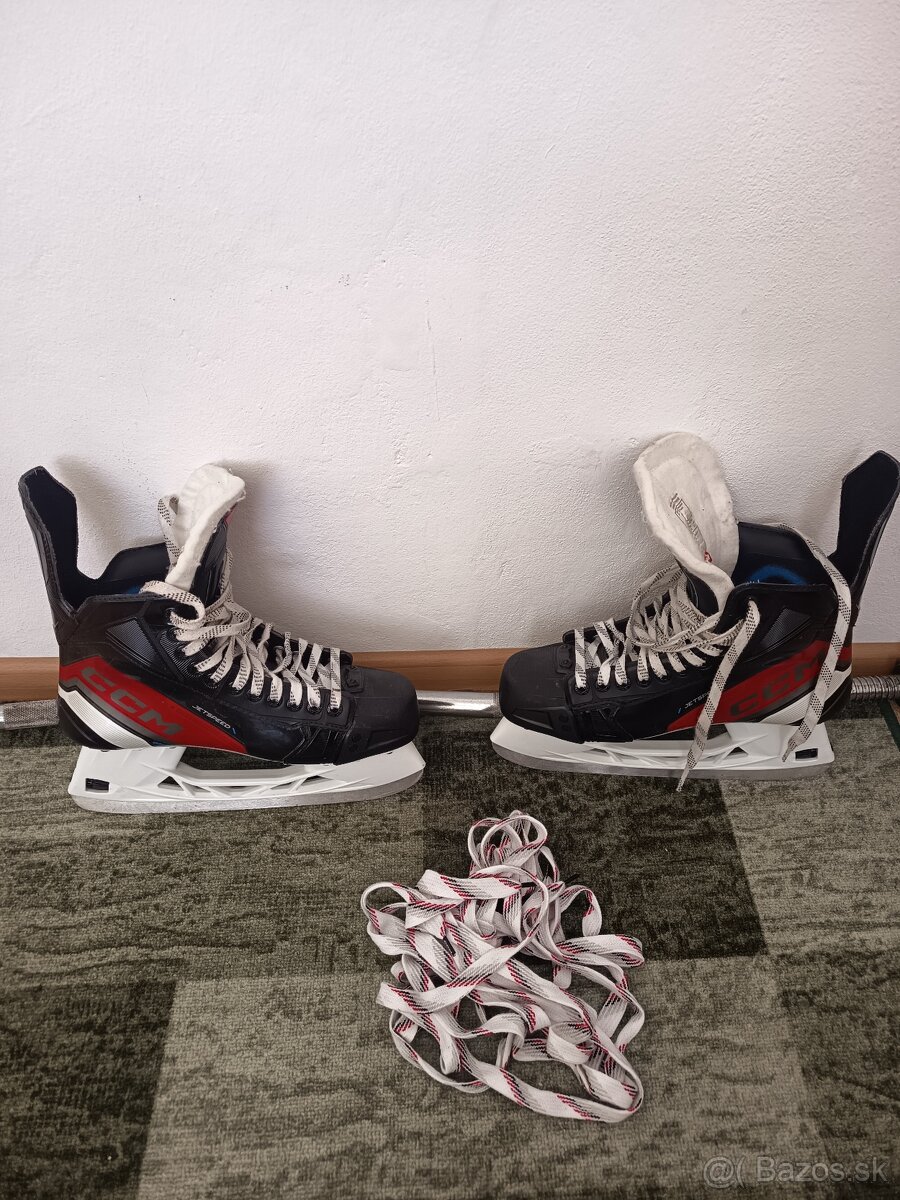 Predám korčule CCM Jetspeed FT670 SR - 2