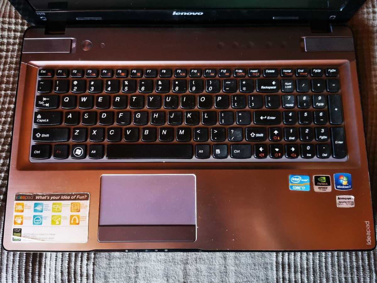 Lenovo IdeaPad Y570 - 2