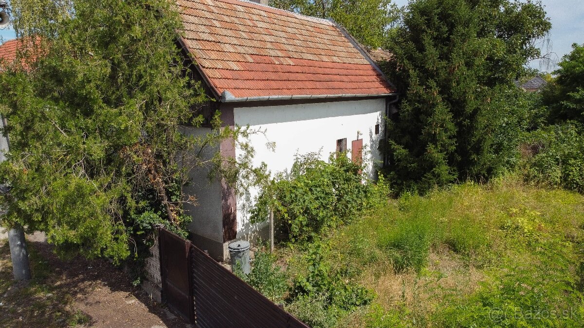 Starší rodinný dom na predaj, pozemok 1423 m2, Veľké Blahovo - 2