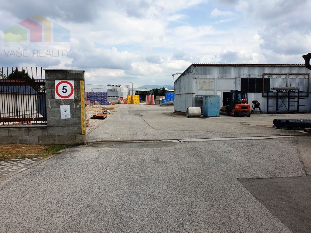 Na predaj priemyselný areál s výmerou 11 000 m² a montova - 2