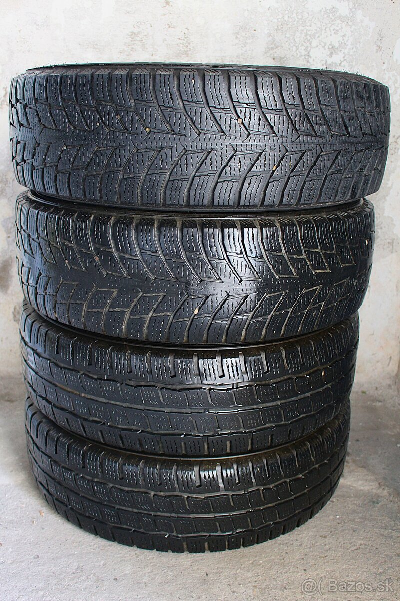 NOKIAN......Zimné Pneumatiky.....215/75 r16c...5-6 mm - 2