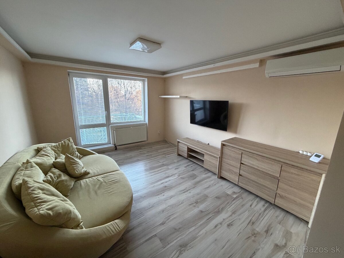 2 izbový byt v centre so zariadením, balkónom, klímou - 2